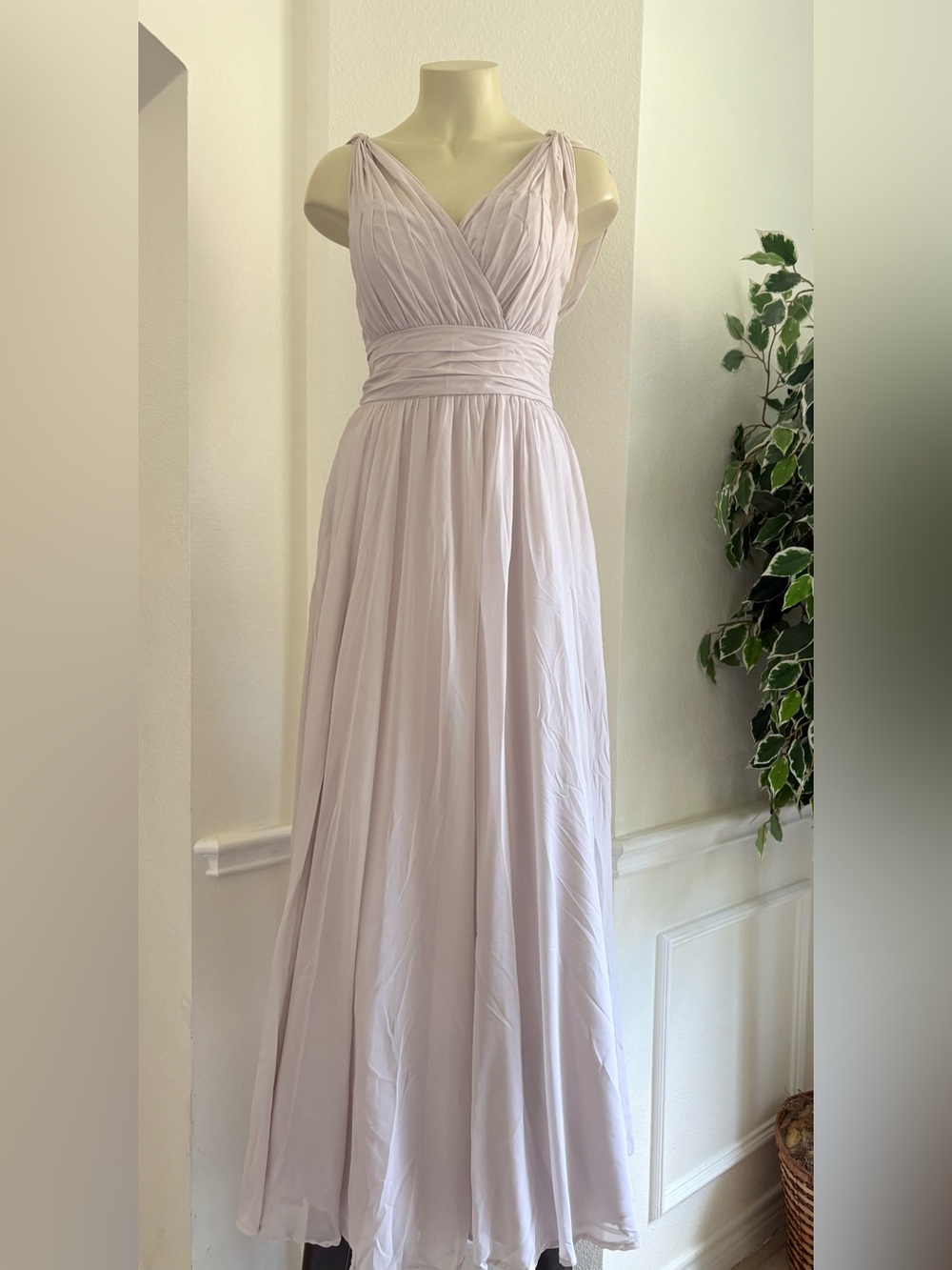 Elegant V-Neck Lilac Maxi Dress